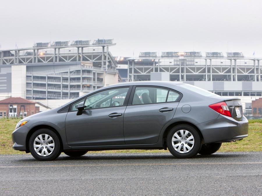  Honda Civic LX Sedan 2011 года  (фото 3 из 4)
